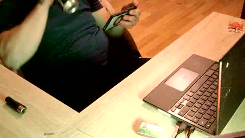 Snapshot of hoops891 chatting on 10.18.25 Hoops891 online show from 10.18.25