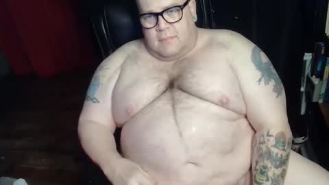 Snapshot of hoosierdaddyxl chatting on 12.17.24 Sir online show from 12.17.24