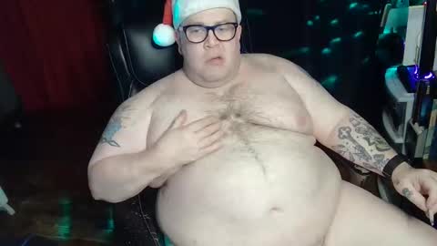 Snapshot of hoosierdaddyxl chatting on 12.25.24 Sir online show from 12.25.24