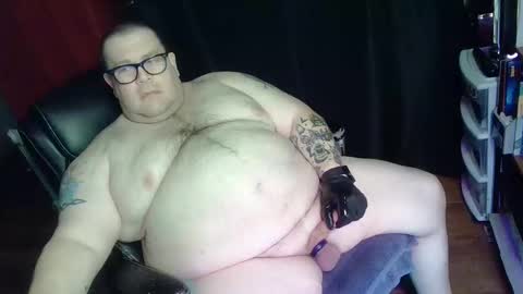 Snapshot of hoosierdaddyxl chatting on 12.29.24 Sir online show from 12.29.24