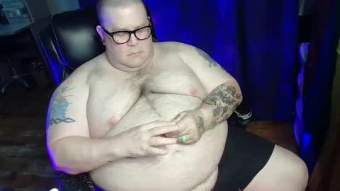 Snapshot of hoosierdaddyxl chatting on 09.08.25 Sir online show from 09.08.25