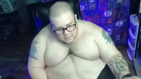 Snapshot of hoosierdaddyxl chatting on 09.26.25 Sir online show from 09.26.25