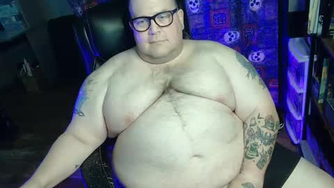 Snapshot of hoosierdaddyxl chatting on 10.01.25 Sir online show from 10.01.25