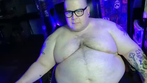 Snapshot of hoosierdaddyxl chatting on 10.15.25 Sir online show from 10.15.25