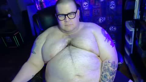 Snapshot of hoosierdaddyxl chatting on 10.26.25 Sir online show from 10.26.25