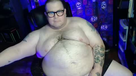 Snapshot of hoosierdaddyxl chatting on 10.29.25 Sir online show from 10.29.25