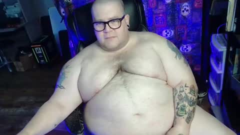 Snapshot of hoosierdaddyxl chatting on 11.05.25 Sir online show from 11.05.25