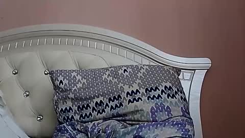 hootloove69 online show from 12.14.24