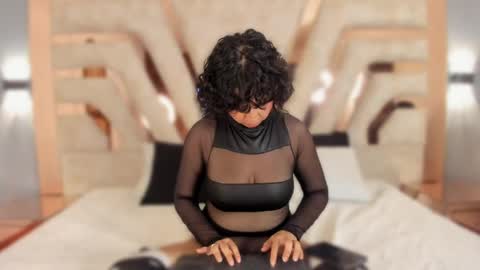 Layla Noir online show from 05.03.26
