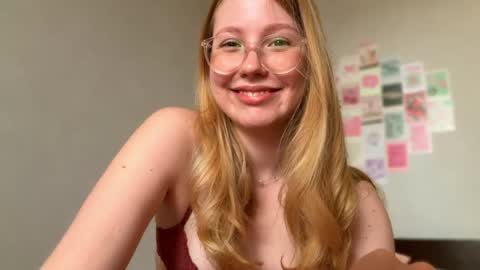 Snapshot of horney_audrey chatting on 05.21.26 Audrey online show from 05.21.26