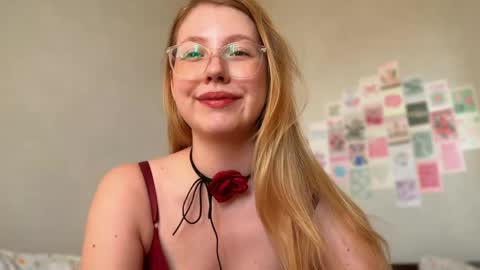 Snapshot of horney_audrey chatting on 06.08.26 Audrey online show from 06.08.26