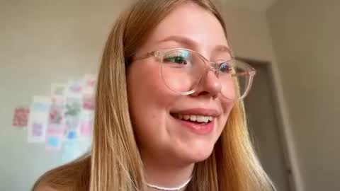 Snapshot of horney_audrey chatting on 06.26.26 Audrey online show from 06.26.26