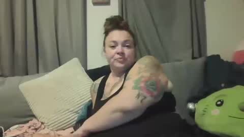 Snapshot of horneygirl88ddd chatting on 10.17.25 horneygirl88ddd online show from 10.17.25