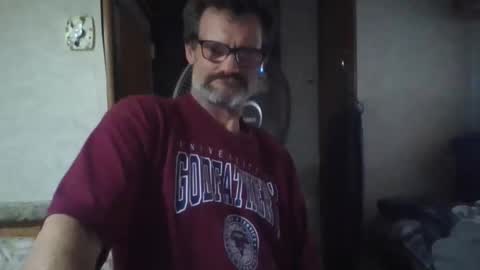 Snapshot of horneyjoe48 chatting on 10.27.25 joey online show from 10.27.25
