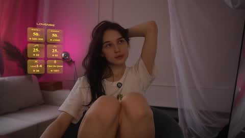 Snapshot of horneyjozy chatting on 05.18.26 Horney Jozy online show from 05.18.26