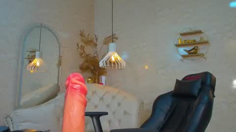 Horny Curls  online show from 06.30.26