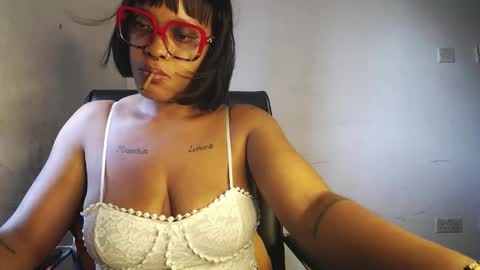 horny_ebonygirl_ online show from 04.24.26
