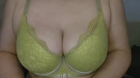 Snapshot of horny_emily1 chatting on 12.17.25 call me emily online show from 12.17.25