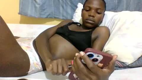 Snapshot of horny_mummie chatting on 03.04.25 andalia online show from 03.04.25