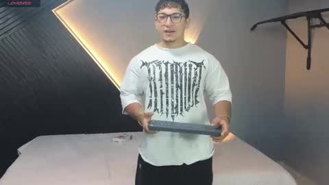 horny_nick18 online show from 03.09.26