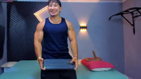 horny_nick18 online show from 05.09.26