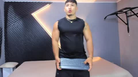 horny_nick18 online show from 05.14.26