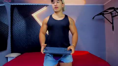 horny_nick18 online show from 06.17.26
