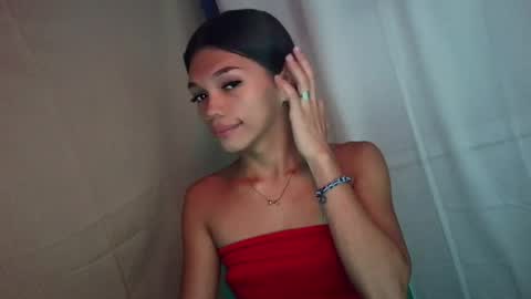 Snapshot of horny_rhiana chatting on 05.12.26 Rhiana online show from 05.12.26