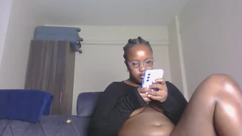 Snapshot of horny_sexxy_babe chatting on 05.11.26 Lucy online show from 05.11.26