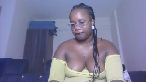 Snapshot of horny_sexxy_babe chatting on 05.24.26 Lucy online show from 05.24.26