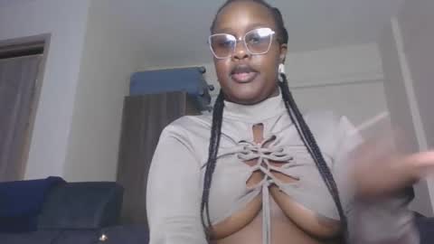 Snapshot of horny_sexxy_babe chatting on 05.27.26 Lucy online show from 05.27.26