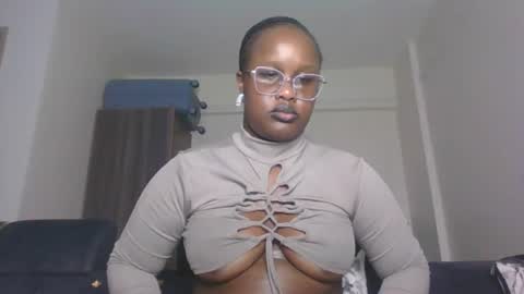 Snapshot of horny_sexxy_babe chatting on 07.15.26 Lucy online show from 07.15.26
