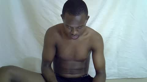 Snapshot of hornybeb36 chatting on 10.25.25 hornybeb36 online show from 10.25.25