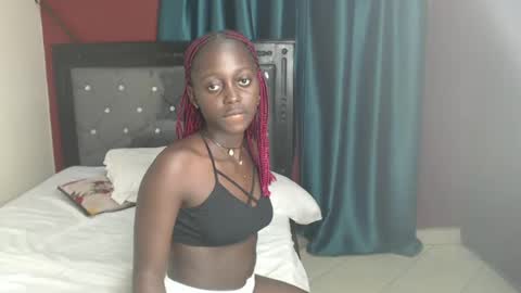 Snapshot of hornybella4 chatting on 01.26.25 Bella online show from 01.26.25