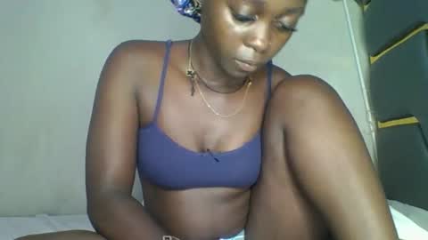 Snapshot of hornybella84 chatting on 01.06.26 Bella online show from 01.06.26