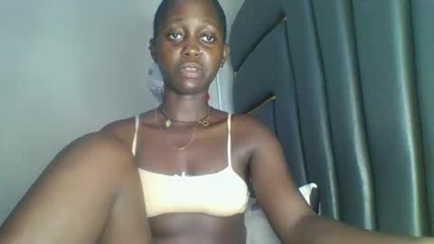 Snapshot of hornybella84 chatting on 02.05.26 Bella online show from 02.05.26