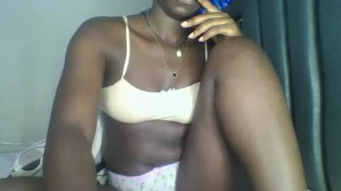 Snapshot of hornybella84 chatting on 02.18.26 Bella online show from 02.18.26