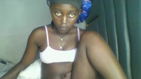 Snapshot of hornybella84 chatting on 03.29.26 Bella online show from 03.29.26