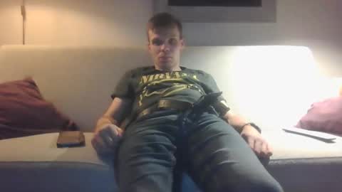 Snapshot of hornyboyivar chatting on 10.31.25 hornyboyivar online show from 10.31.25