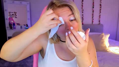 HornyCakee online show from 11.12.25