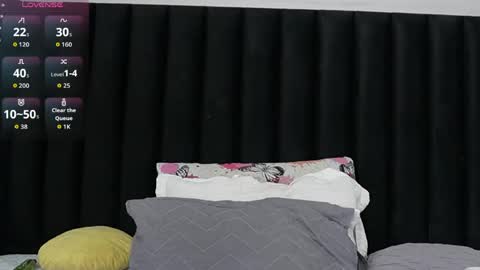 Snapshot of hornylatimommy chatting on 05.26.26 Natasha online show from 05.26.26