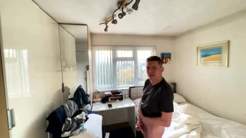 Snapshot of hornylondo chatting on 10.27.25 Hornylondon online show from 10.27.25