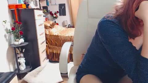 Snapshot of hornymomfuck chatting on 10.18.25 Aimi online show from 10.18.25