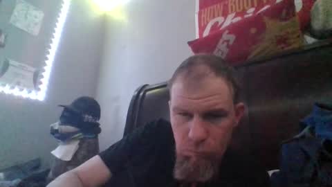 Snapshot of hornypierceddad chatting on 04.08.26 hornypierceddad online show from 04.08.26