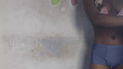 Snapshot of hornyslut_xx chatting on 04.30.26 Bella online show from 04.30.26