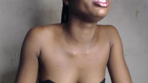 Snapshot of hornyslut_xx chatting on 05.07.26 Bella online show from 05.07.26