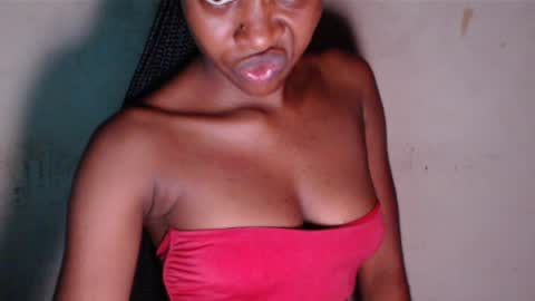 Snapshot of hornyslut_xx chatting on 05.13.26 Bella online show from 05.13.26