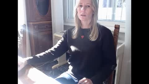 Snapshot of hornyssima chatting on 11.10.25 Hornyssima online show from 11.10.25