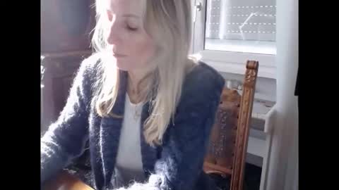 Snapshot of hornyssima chatting on 11.15.25 Hornyssima online show from 11.15.25