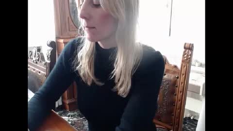 Snapshot of hornyssima chatting on 11.21.25 Hornyssima online show from 11.21.25